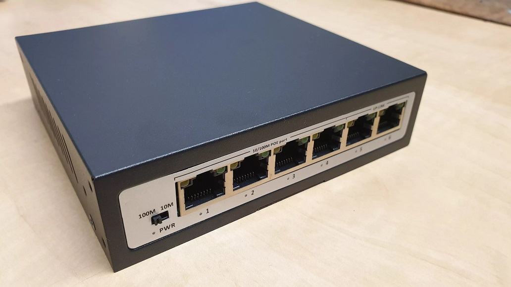 4 Port PoE+ Switch with 2 Ethernet Uplink and Extend Function
